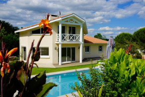 Villa Alba. Piscine grand jardin Hauts de Bordeaux